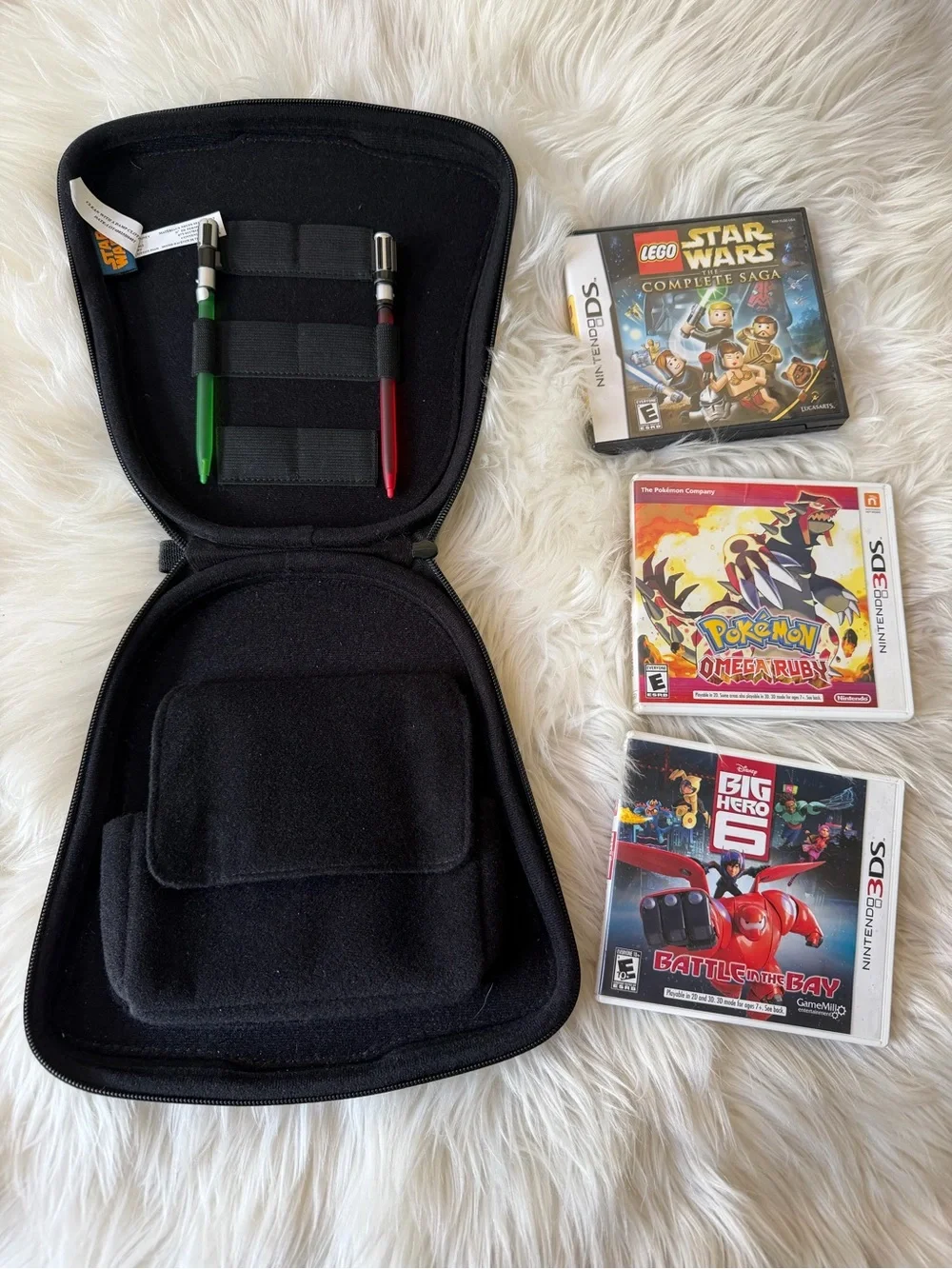Darth Vader Black Nintendo 3DS/DS Travel Case with Stylus’ & Game Bundle